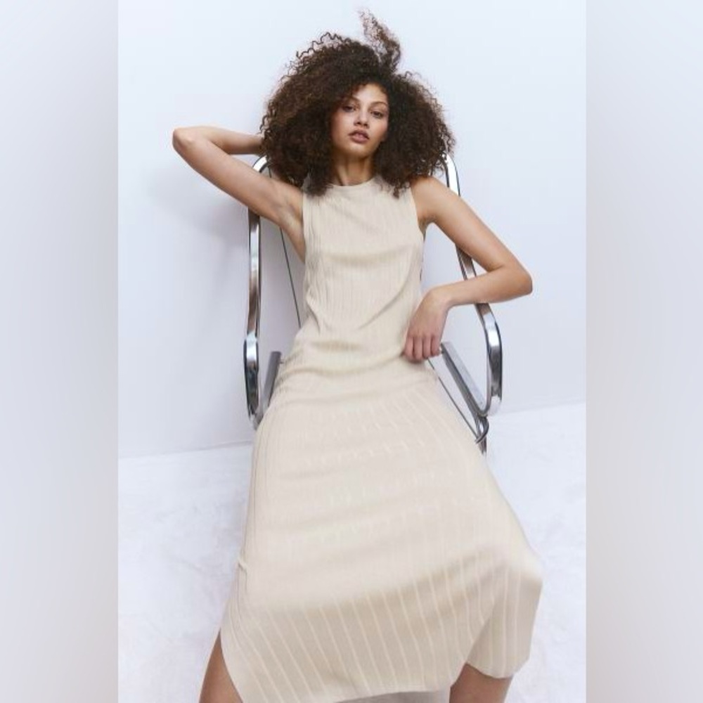 H&M Cream Beige Ribbed Knit Side Slit Sweater Sleeveless Midi Casual Dress - XS